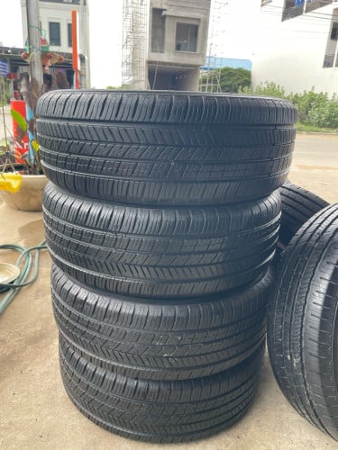 225 60 18 japan ឆ្នាំ19 តែសានៅច់ស្អាតខ្លាំង95%អត់ឆ្នុកទាំង4