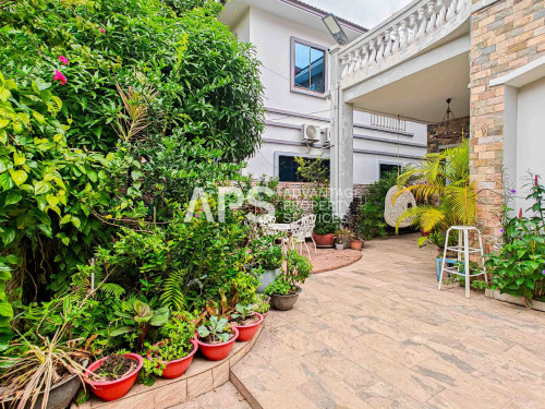 4 Bedroom Villa For Sale - | Chrouy Changva | Phnom Penh