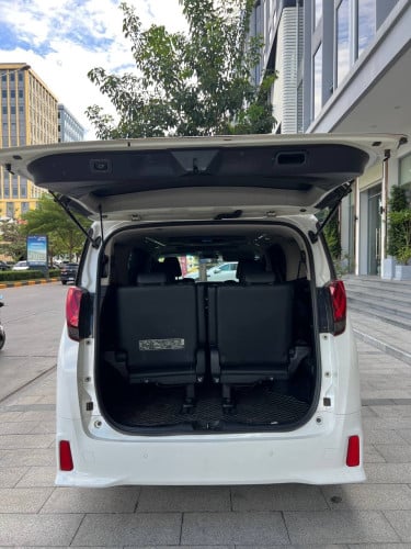 Alphard 2021