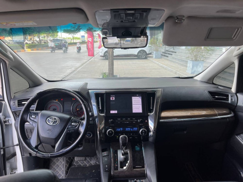 Alphard 2021
