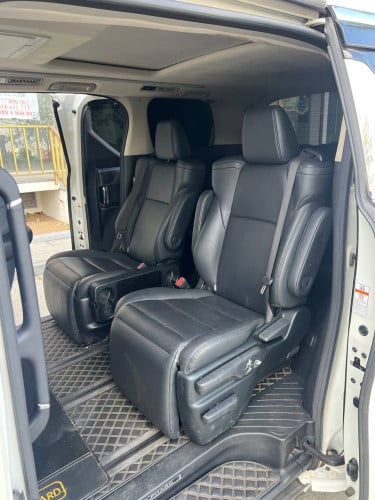 Alphard 2021