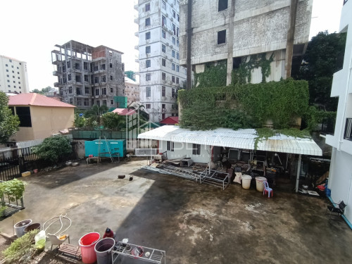 Apartment Building for sale now only 3,800,000$