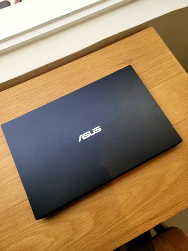 Asus expert book 15
