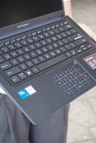 Asus Vivobook X1404VA