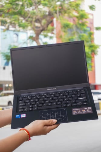 Asus Vivobook X1404VA