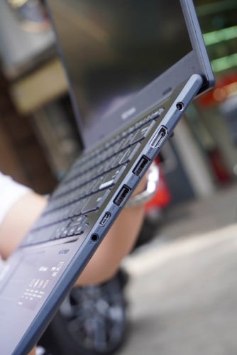 Asus Vivobook X1404VA