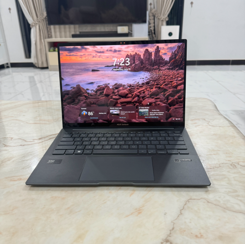 ASUS Zenbook 14 OLED Q415M