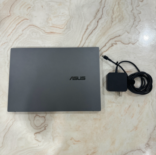 ASUS Zenbook 14 OLED Q415M