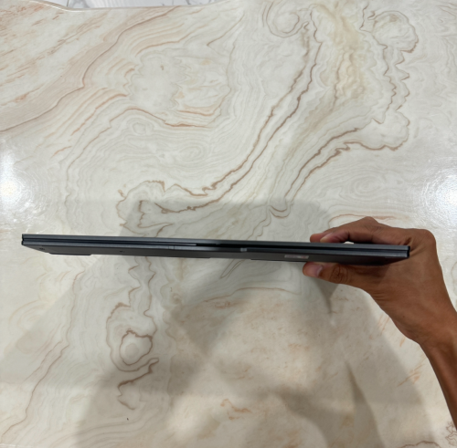 ASUS Zenbook 14 OLED Q415M