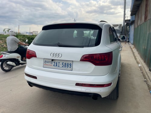 Audi Q7ឆ្នាំ2011ប្រើស៊ូត