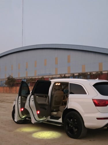 Audi q7 2011 សាំង លក់ 1200