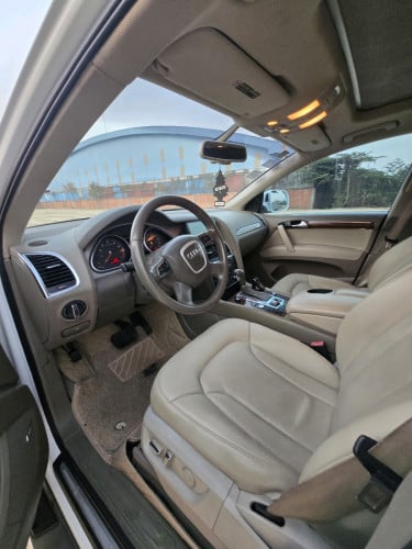 Audi q7 2011 សាំង លក់ 1200
