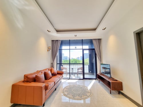 BKK1 | Spacious 2BR Serviced Apartment with Pool | Free Car Parking