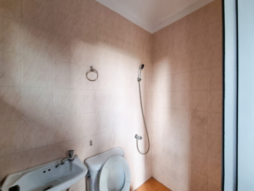 BKK1 | Spacious 2BR Serviced Apartment with Pool | Free Car Parking