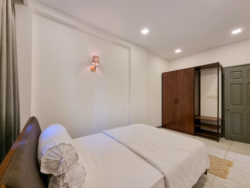 BKK1 | Spacious 2BR Serviced Apartment with Pool | Free Car Parking