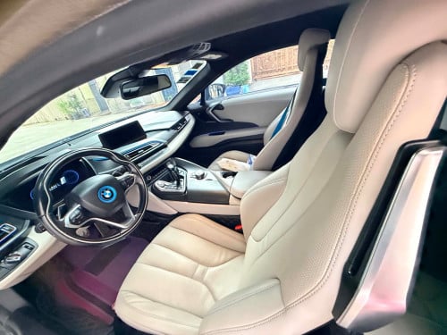 BMW I8 ឆ្នាំ 2014Full option