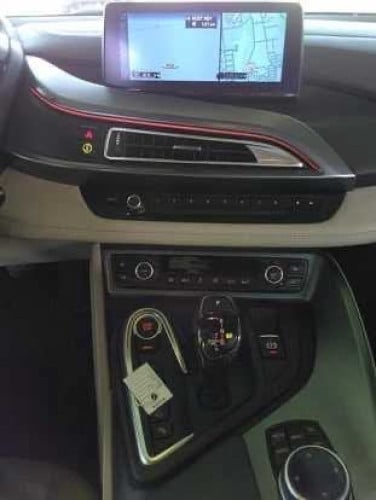BMW I8 ឆ្នាំ 2014Full option