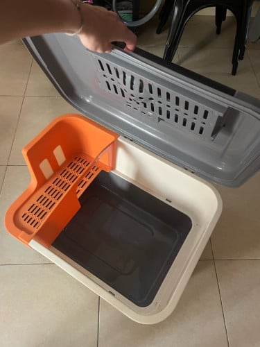 Brand New Enclosed Cat Litter Box