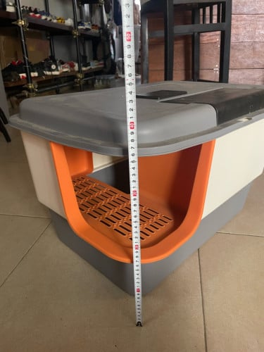 Brand New Enclosed Cat Litter Box