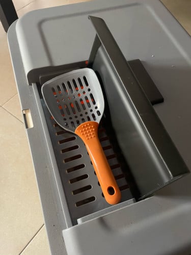 Brand New Enclosed Cat Litter Box