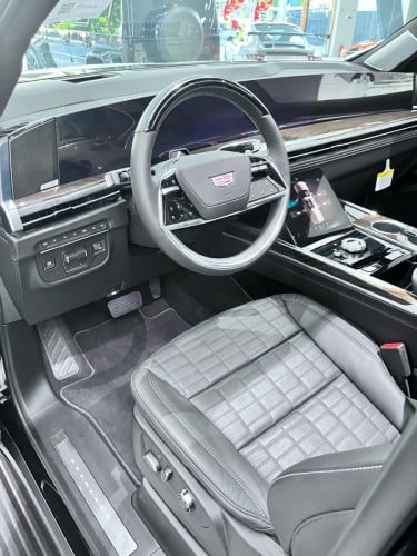 Cadilac Escalade 2026 Black Edition VIP Seat