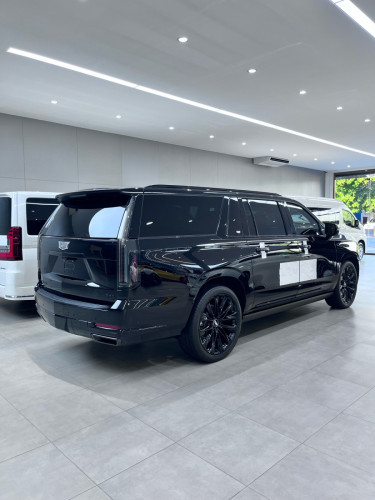 Cadilac Escalade 2026 Black Edition VIP Seat