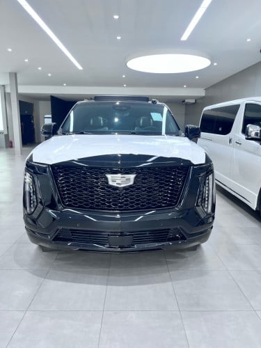 Cadilac Escalade 2026 Black Edition VIP Seat