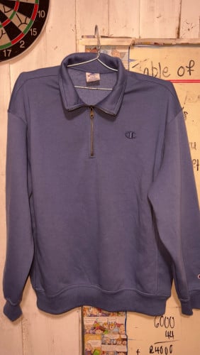 Champion, old money style size L. Slazenger size XL. មួយ 8$. យកទាំង2 ហ្វ្រីដឹក. Telegram: 016344919.