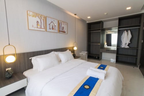 Condor for rent at Russeykeo with special price ๐๏ธโจ๐ฅ