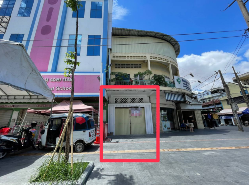 Corner house for rent in in Toul Svay Prey