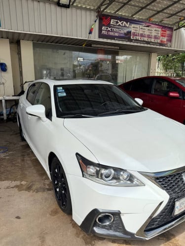 CT 200h 2012 For Rent /出租