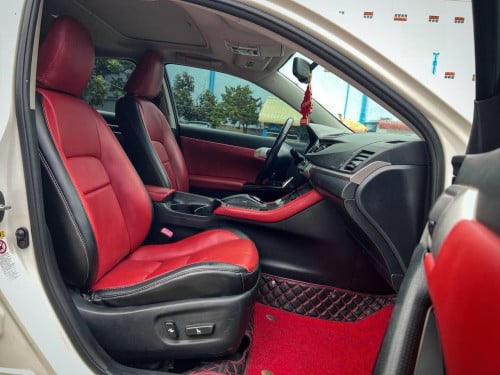CT200H for rent