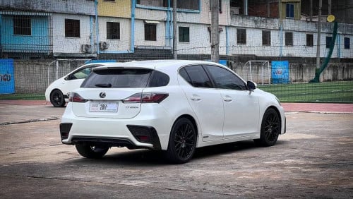 CT200H for rent