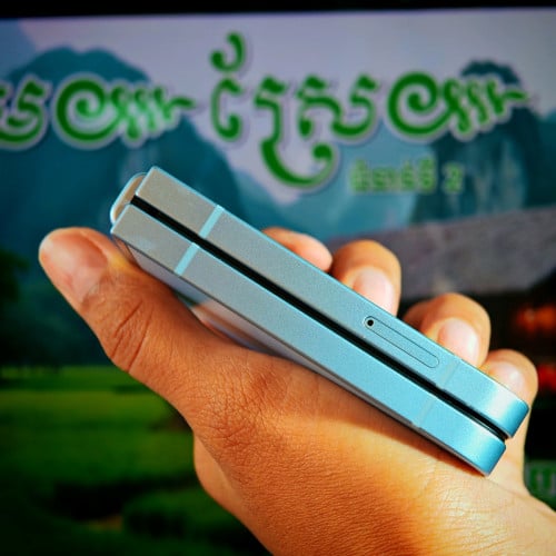 Galaxy Z Flip6 Sim2 (វៃដូរបាន)មានធានាច្បាស់លាស់ត្រឹមត្រូវ