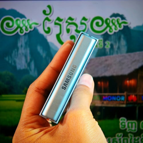 Galaxy Z Flip6 Sim2 (វៃដូរបាន)មានធានាច្បាស់លាស់ត្រឹមត្រូវ