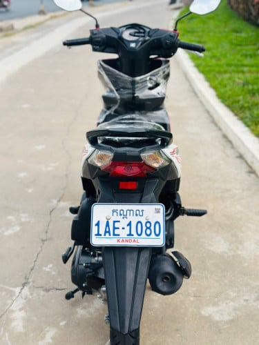 HONDA BEAT 019ក្រុមហ៊ុន ម៉ាសុីនតាន់ហាប់នែនស្ងាត់សំណុំហ្សីន98%ជីះស្រួលធានាមិនលាន់មិនហុយមានពន្ធកាតគ្រឺ
