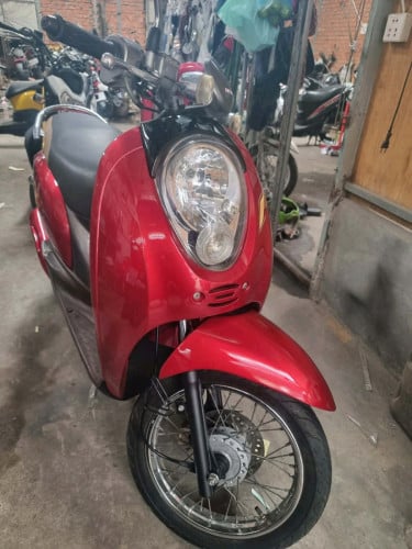 Honda Scoopy 2011 580$