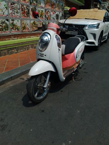 Honda scoopy 2015