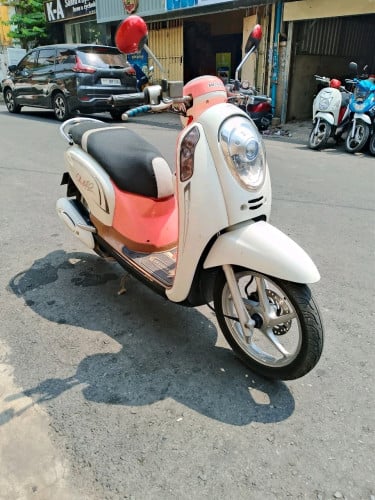 Honda scoopy 2015