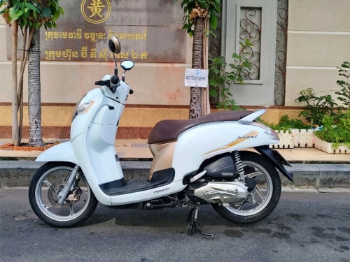 Honda scoopy 2017 1350$