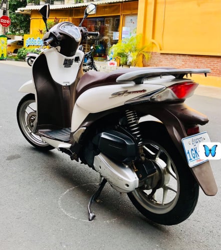 HONDA SH ( year 2013, 125cc, form Japan )