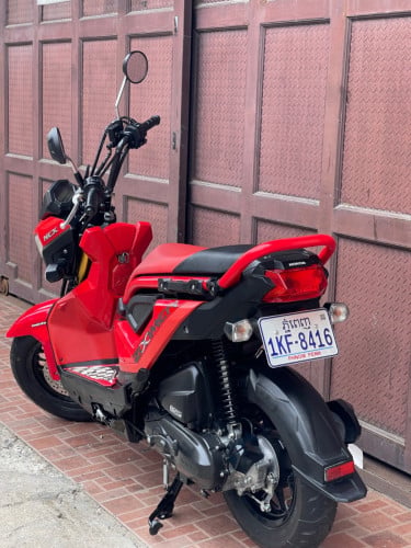 Honda Zoomer X ឆ្នាំ2020 2ពាន់គីឡូ របស់ក្រុមហ៊ុន ម៉ូតូស្អាតខ្ចី ម៉ូតូម៉ាសុីនហាប់នែ ម៉ូតូស្អាត99%