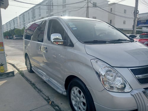 HYUNDAI Starex 2009 For Rent /出租