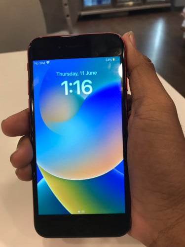 I phone 8 snom zin 64G 35$