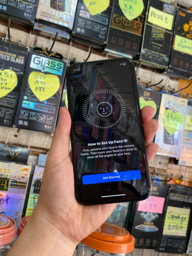 I phone Xr LLA 64G