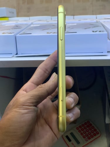 iPhone 11.អេក្រង់ហ្សុិន មានស្កេនតួរស្អាត