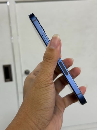 iPhone 12 (64)G