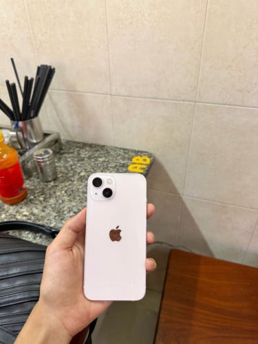 iPhone 13 256G សានុំសុីន តួរស្អាត99% តម្លៃ 270$