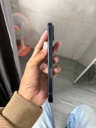 Iphone 16 plus ថ្ម 100