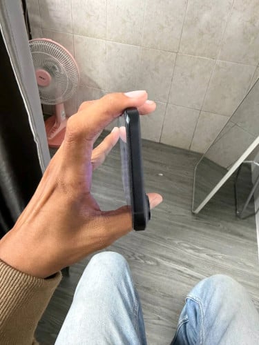 Iphone 16 plus ថ្ម 100